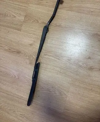 Subaru Forester SF Front wiper blade arm