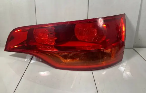 Audi Q7 4L Tailgate rear/tail lights 4L0945094