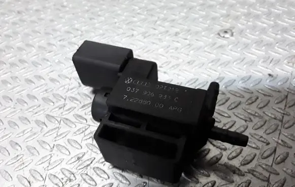Audi A4 S4 B6 8E 8H Vacuum valve 037906233C