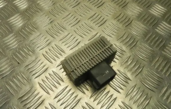 Glow plug pre-heat relay