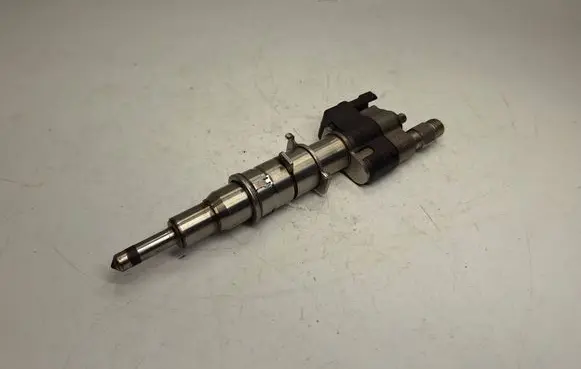 BMW X5 E70 Fuel injector 13537585261 13538616079 13537565138