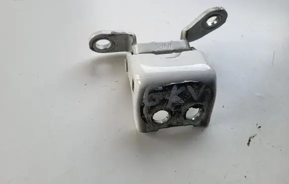 Honda CR-V Rear door upper hinge