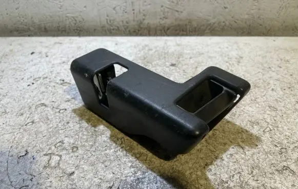 Volvo XC60 Seat back rest lock catch 30761355 00DA