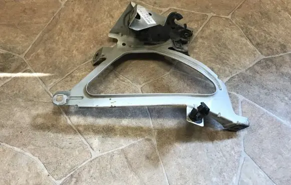 BMW 7 F01 F02 F03 F04 Headlight/headlamp mounting bracket 7184180