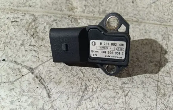 Audi A3 S3 8P Air pressure sensor 038906051C CBA