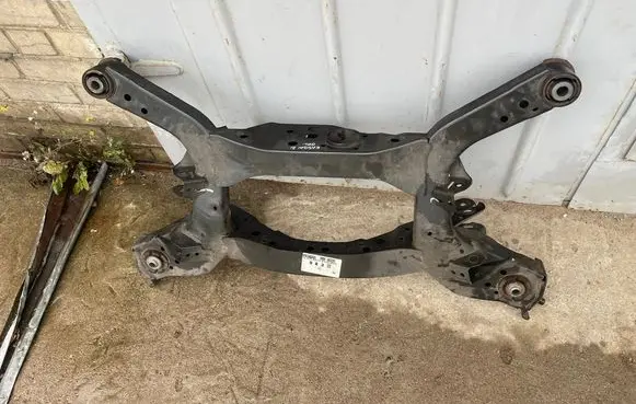 Nissan Qashqai Rear subframe J121078864