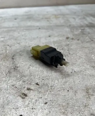 Mercedes-Benz E W211 Brake pedal sensor switch A0015454409