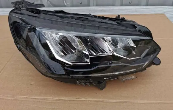 Peugeot 208 Headlight/headlamp 9833036180