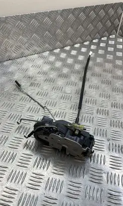 Opel Insignia A Front door lock