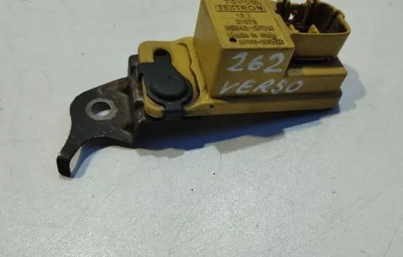 Toyota Corolla Verso AR10 Light washer relay 859420F010