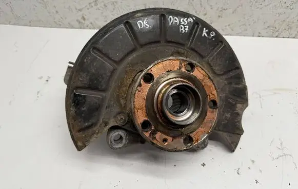 Volkswagen PASSAT B7 Front wheel hub