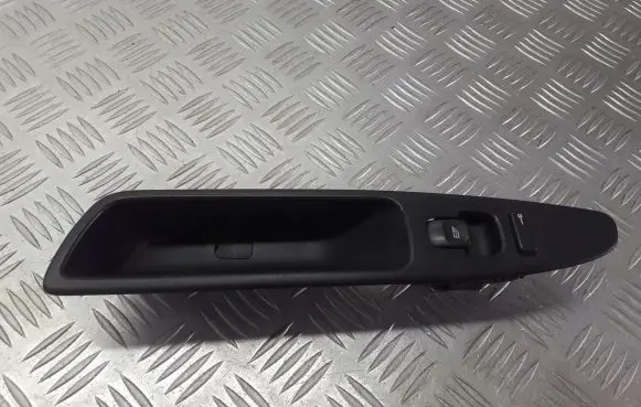 Volvo S40 Quarter vent window switch 30638702