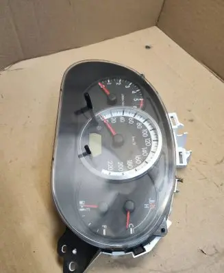 Mazda 5 Speedometer (instrument cluster) C23555430 21102048