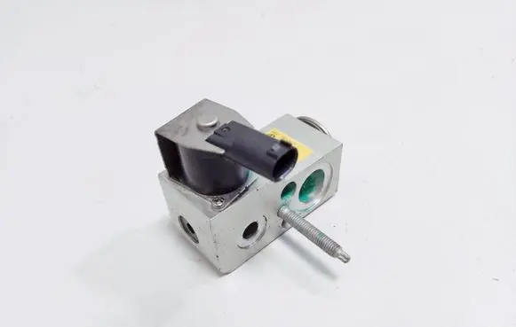 BMW i4 Air conditioning (A/C) expansion valve 7951456