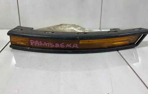 Volkswagen PASSAT B6 Front indicator light 3C0953041P