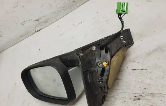 Volvo V70 Front door electric wing mirror 