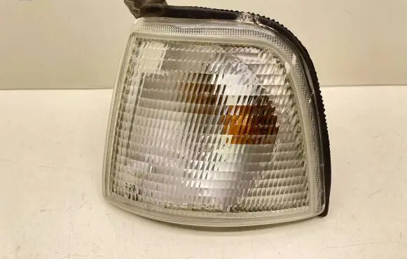 Audi 80 90 S2 B4 Front indicator light 185144B