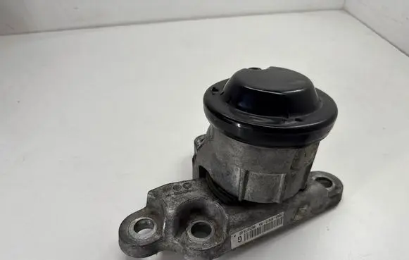 Ford Explorer V Engine mount bracket DB536F012BA DB5Z6038C DB536F012