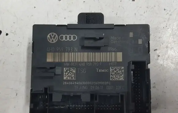 Volkswagen Touareg II Door control unit/module 4H0959793N