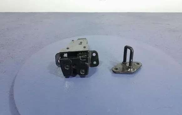 Chevrolet Captiva Tailgate/trunk/boot lock/catch/latch
