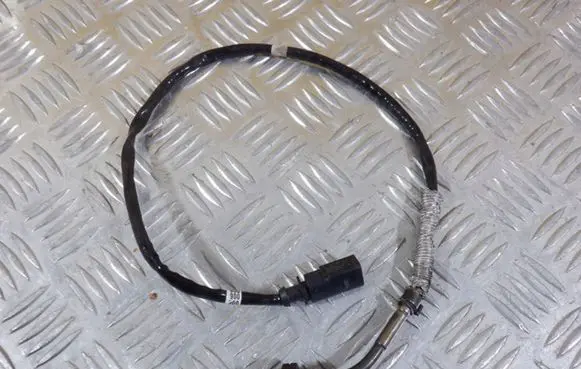 Volkswagen Golf VII Lambda probe sensor 04L906088