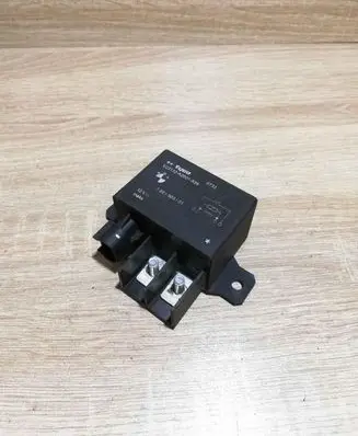 BMW X5 E70 Glow plug pre-heat relay 7661503