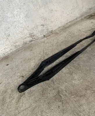 Volkswagen Beetle A5 Front wiper blade arm