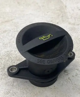 Volvo V50 Oil fill pipe 8692796