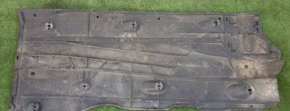 Seat Leon (5F) Side bottom protection 5Q0825201L