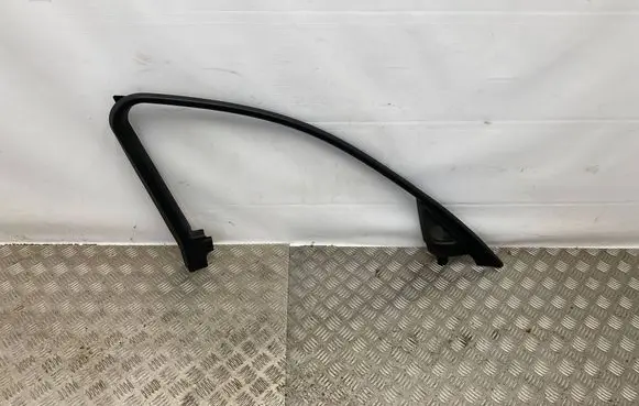 BMW 3 F30 F35 F31 Front door glass trim molding 7259383