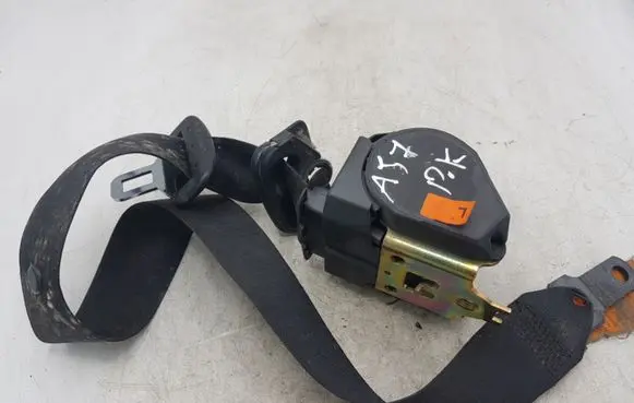 BMW 7 E38 Front seatbelt 566172701 100LL