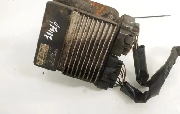Toyota Avensis T250 Fuel injection control unit/module 8987120050