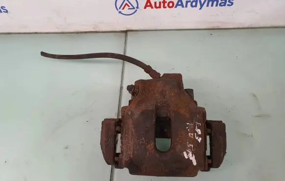 BMW X3 E83 Front brake caliper 6773131 34116773131