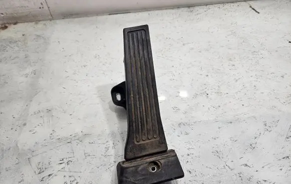 KIA Sportage Accelerator throttle pedal D1000