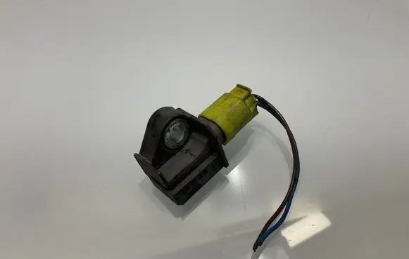 Mercedes-Benz C W204 Airbag deployment crash/impact sensor A2048201985 04896011AB 5WK43584