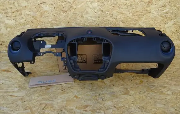 Nissan Juke I F15 Dashboard