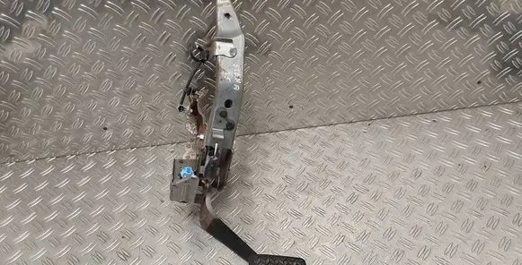 Toyota Sienna XL30 III Brake pedal 