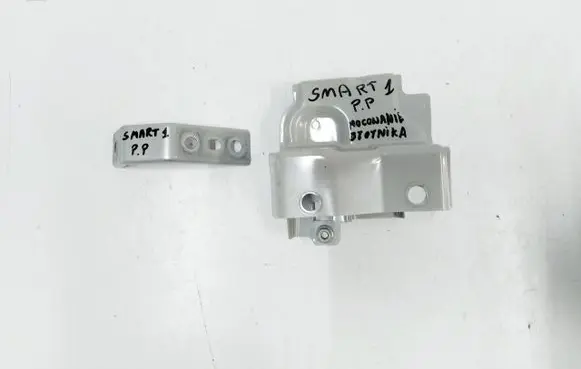 Smart #1 Fender mounting bracket 8891545324