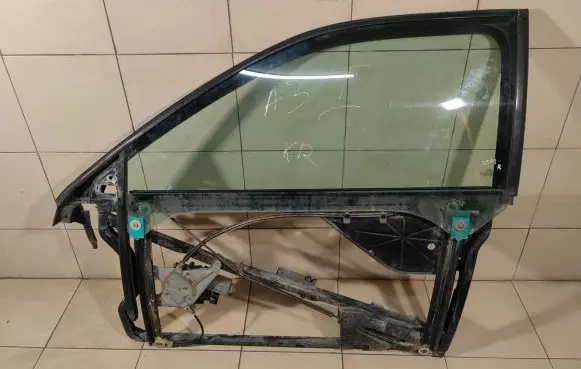 Audi A3 S3 8L Front door window/glass frame 43R00082