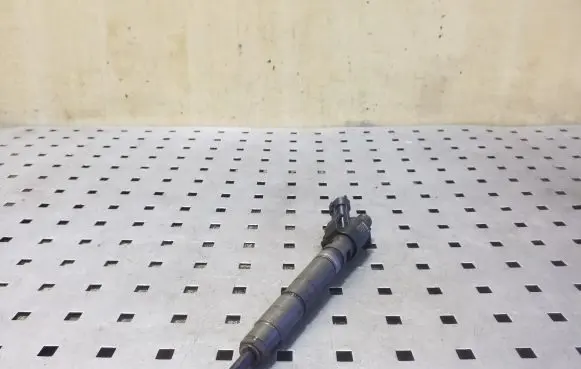 Volvo V40 Fuel injector 31303238 0445116046