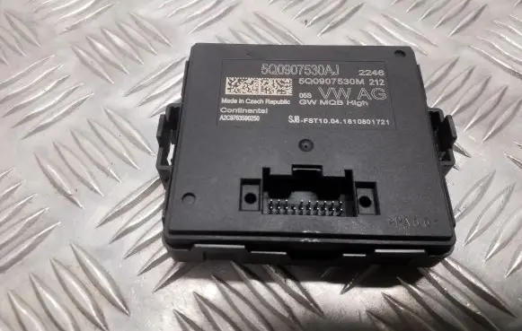Volkswagen PASSAT B8 Gateway control module 5Q0907530AJ