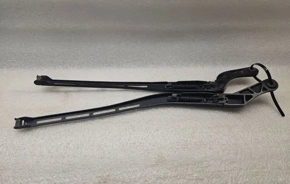 Audi A6 Allroad C5 Front wiper blade arm 4B1955407D 4B1955408D