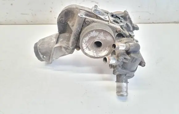 Honda Civic Oil filter mounting bracket 