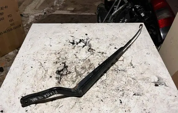 Ford Fiesta Front wiper blade arm 2S6117526AC
