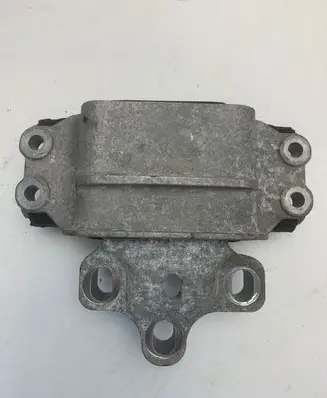 Volkswagen Golf VII Engine mount bracket 8U0199555L