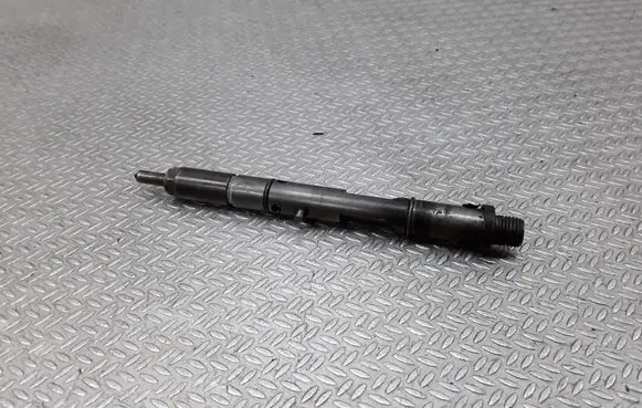 Audi A6 S6 C5 4B Fuel injector 059130201F
