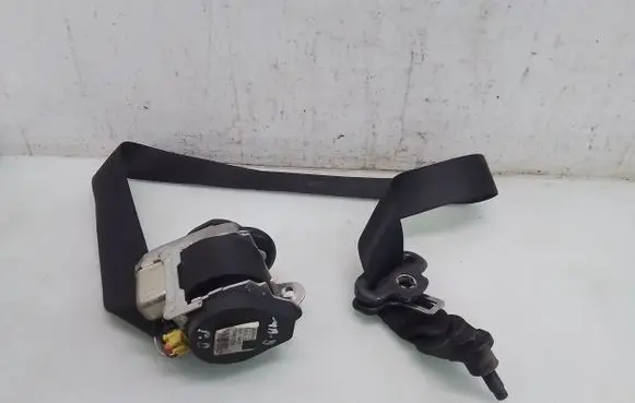 Mercedes-Benz B W245 Front seatbelt