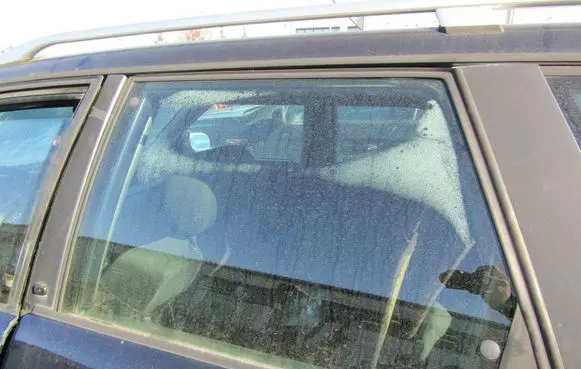 Audi 100 S4 C4 Rear door window glass 