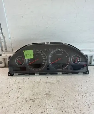 Volvo V70 Speedometer (instrument cluster) 30746102 8602885 69594700T