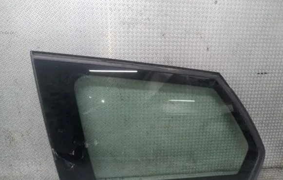Citroen C4 Grand Picasso Rear side window